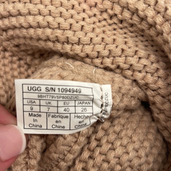 UGG Purl Cardy Knit Boot - Picture 9 of 11
